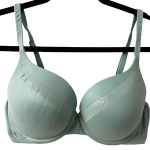 Victoria’s Secret Size 34D Light Green with Shimmer Accent Body by Victoria Bra